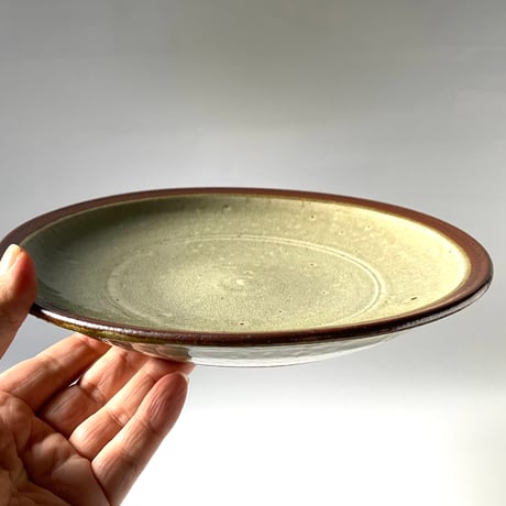 かじや窯　8寸皿 灰・フチ茶 A
