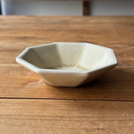 星の宮製陶 高橋あい　八角皿 酸化 灰 D  (直径約12cm)