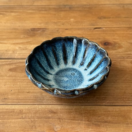 村澤陶苑　藁灰釉鎬小鉢 A (直径約12.5cm)