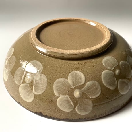エドメ陶房　7寸鉢　花紋（クリーム）D