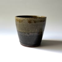 三名窯 松形恭知　黒灰掛分カップ A