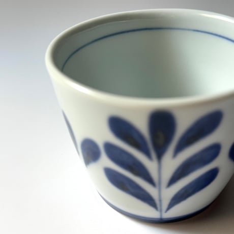 陶房遊　蕎麦猪口（大） ブルーリーフ A