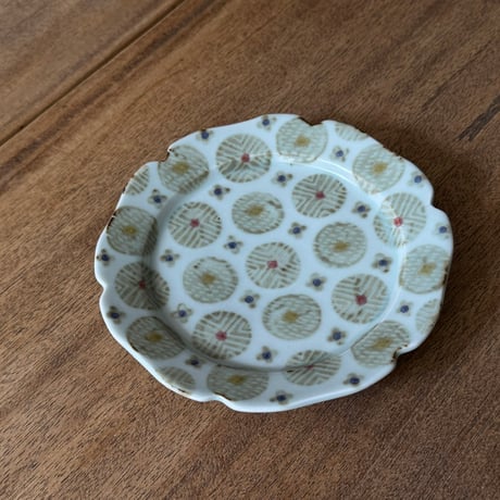 皐月窯　5寸輪花リム皿 赤砥化粧花 さ5B（直径約15.5cm)