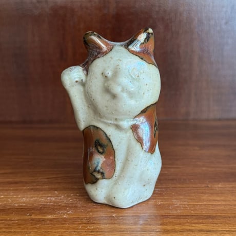 キマノ陶器　ネコ置物（土鈴入り） キ56E