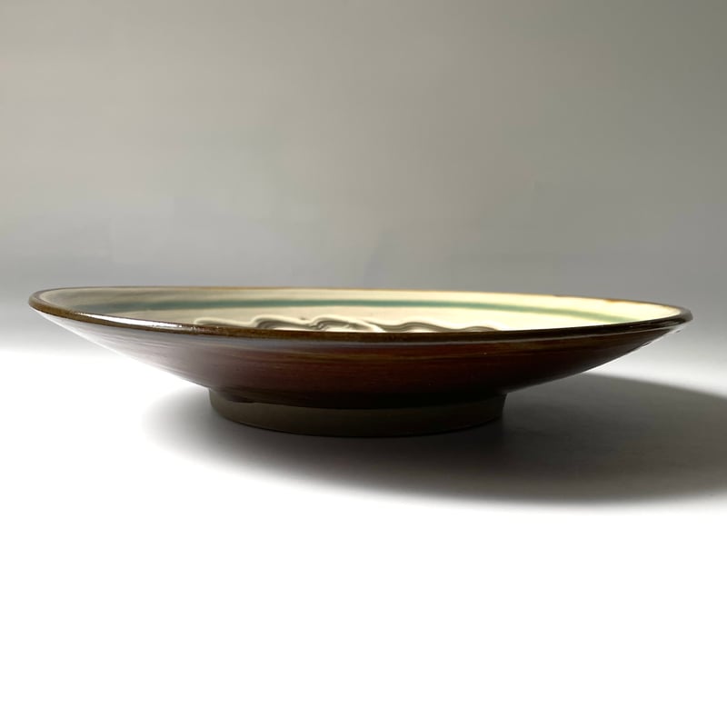 小鹿田焼 坂本浩二窯 坂本拓磨 8寸皿 青円 櫛描き・H 小鹿田焼 坂本浩二窯 坂本拓磨 8寸皿 青円 櫛描き・H