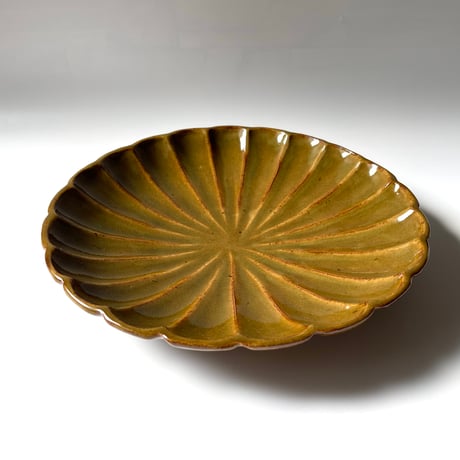 笠原良子　8寸飴釉輪花皿 イ