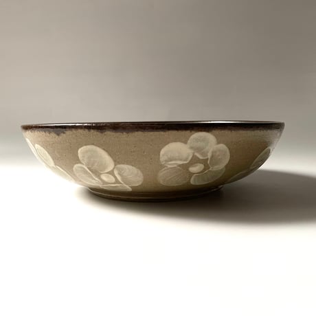 エドメ陶房　7寸鉢　花紋（クリーム）D