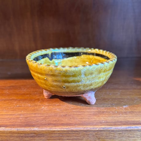 宮野 さとみ　三つ脚ボウル A (直径約9.5cm)