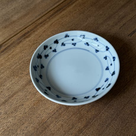 砥部焼 中田窯　5寸丸皿 N2 (直径約15.5cm)