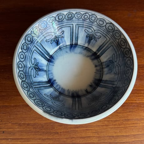 陶彩窯　4寸鉢 安南染付 花  と5A（直径約12cm）