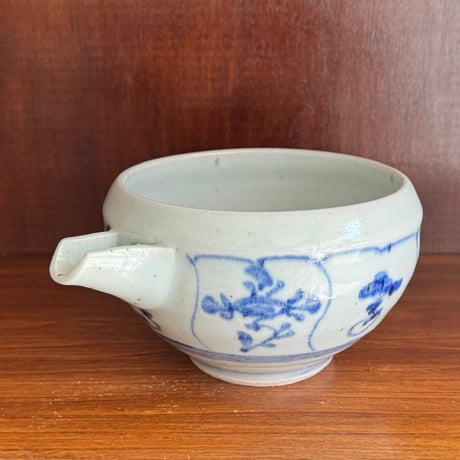 砥部焼 中田窯　片口鉢 N41カ （直径約14cm）