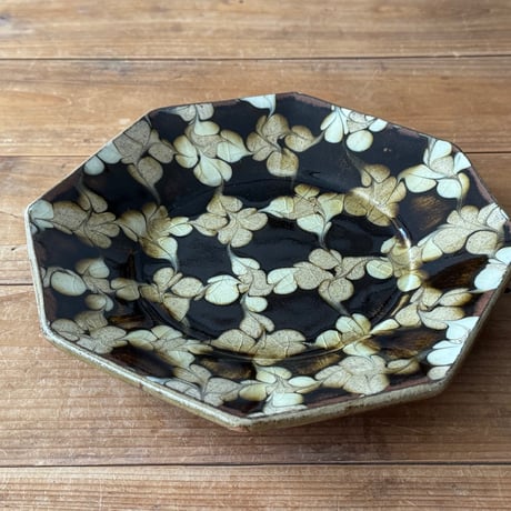 柳瀬俊一郎　八角皿 菱 26A2（約21.5×21.5cm)