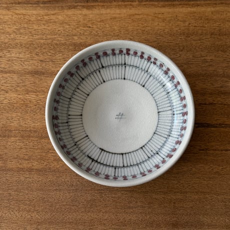 陶彩窯　６寸深皿 古砥部花垣文  と10B（直径約18cm）