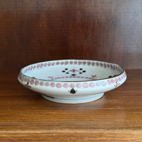 陶彩窯　湯呑み 小花文 赤  と8B（直径約15cm)