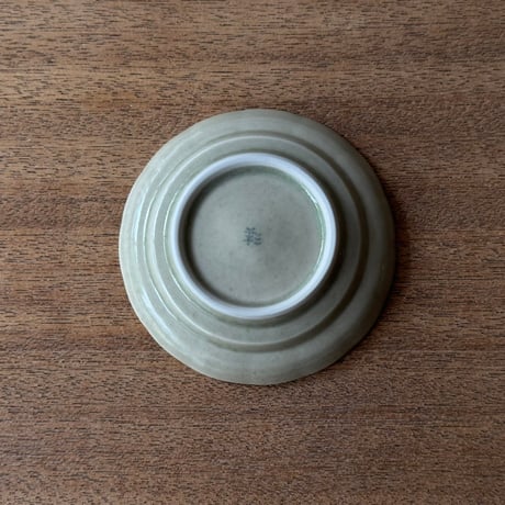 イロリ工房　3.5寸輪花皿 イ11B（直径約10cm)