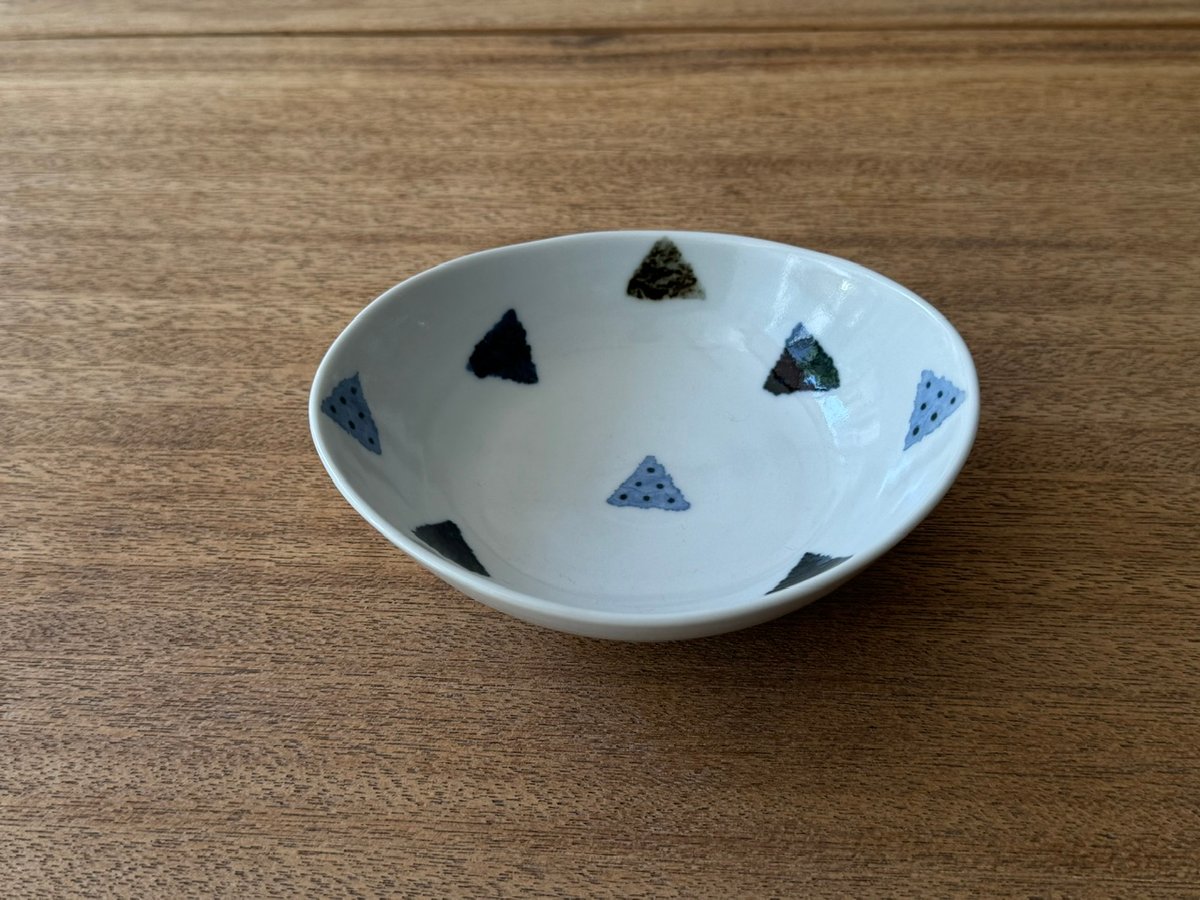 青色の彫刻 顔デザイン 楕円形 イロリ工房 楕円鉢 イ5A（約14.5×12cm) | kogeiseikatsu.shop
