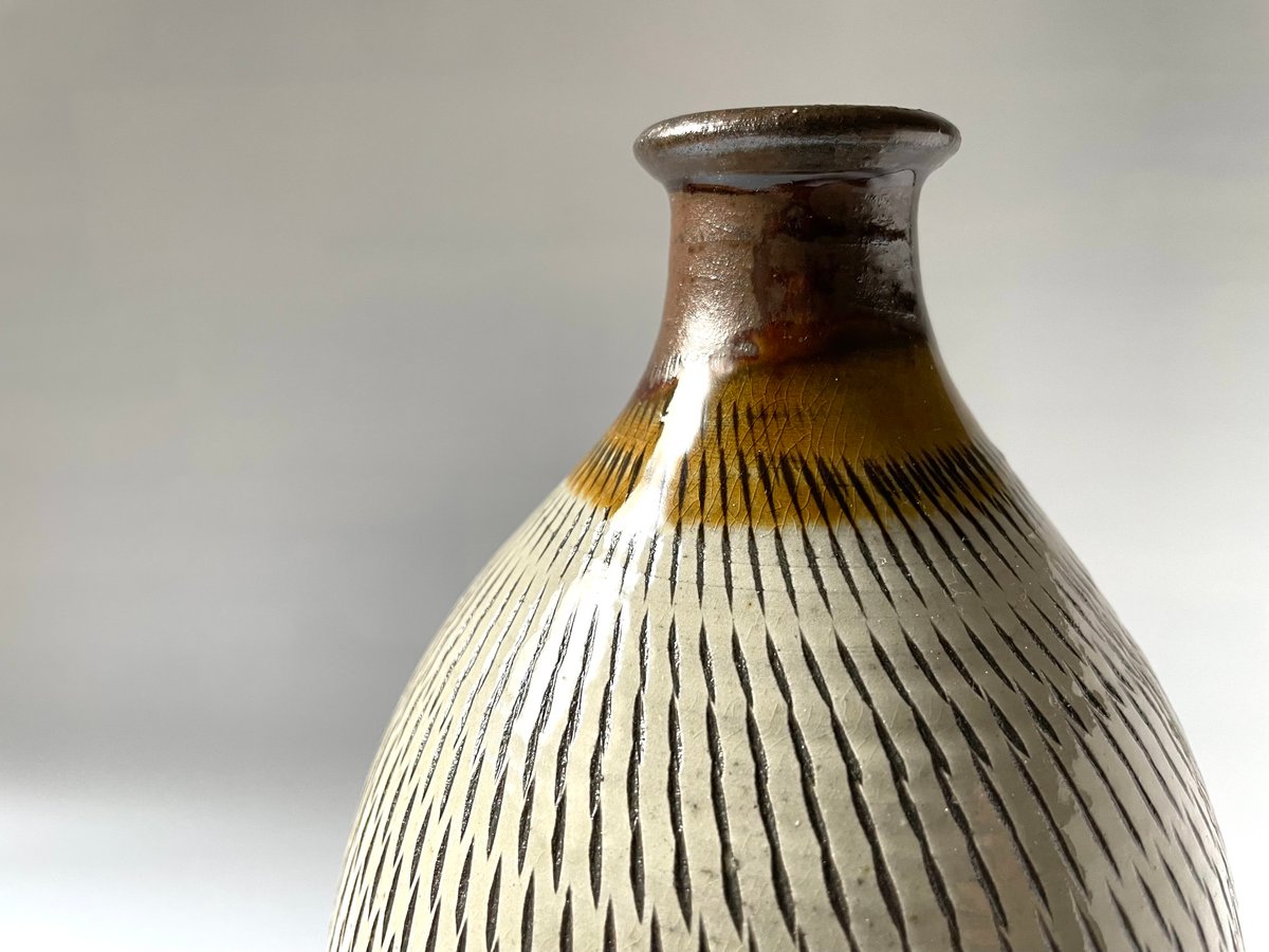 小鹿田焼 坂本浩二窯 坂本拓磨 1升徳利 白・飛び鉋 | kogeiseikatsu.shop