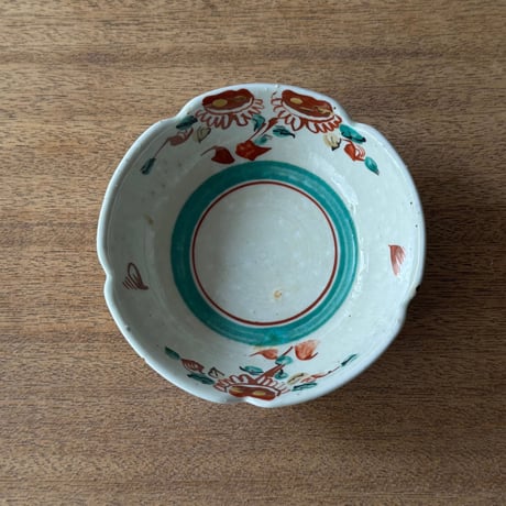 砥部焼 中田窯　4寸輪花鉢 N10B (直径約13cm)