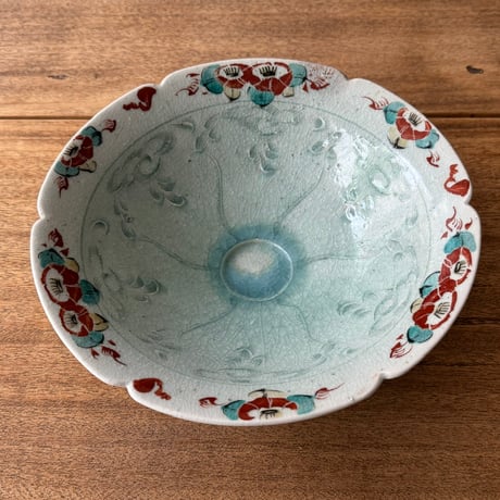 砥部焼 中田窯　9寸鉢 青磁 加彩 N41セ （直径約26.5cm）