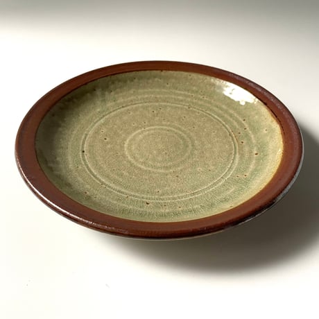 かじや窯　6寸皿 灰・フチ茶 E