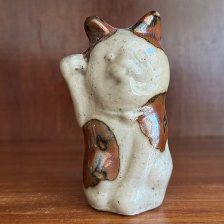 キマノ陶器　ネコ置物（土鈴入り） キ56E