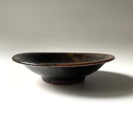 野はら屋 佐々木かおり　５寸皿 くるくる 黒釉 蛇の目無し O
