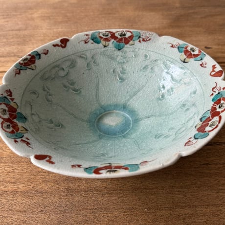 砥部焼 中田窯　9寸鉢 青磁 加彩 N41セ （直径約26.5cm）