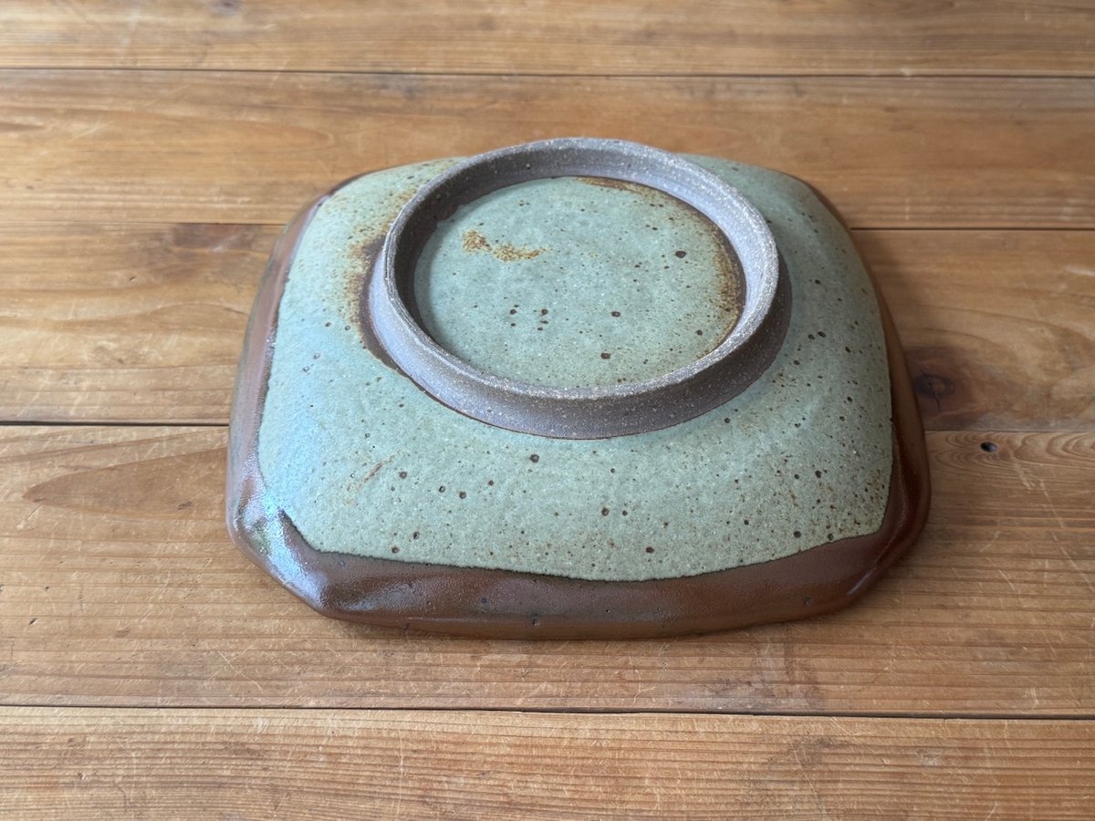 セレン のあ おにぎり四角皿 A（約22×22cm） | kogeiseikatsu.shop