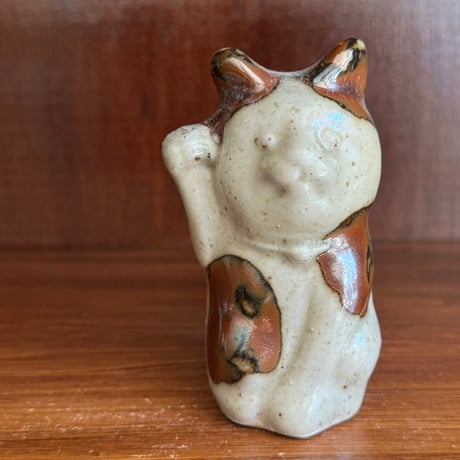キマノ陶器　ネコ置物（土鈴入り） キ56E