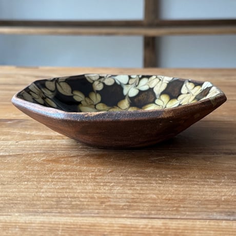 柳瀬俊一郎　八角鉢 菱 27A1（直径約17cm)