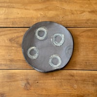 こだま土　タタラ丸皿 (直径約12cm)  は