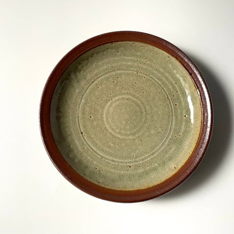 かじや窯　6寸皿 灰・フチ茶 E