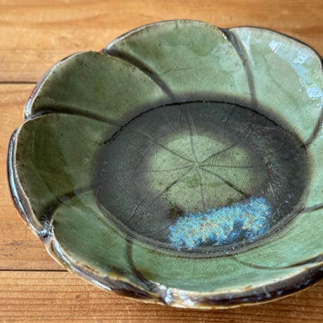 村澤陶苑　青銅釉花形皿 緑 ハ (直径約14cm)