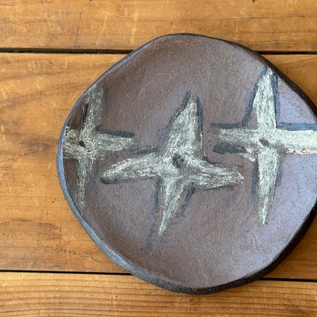 こだま土　タタラ丸皿 (直径約11cm)  ロ