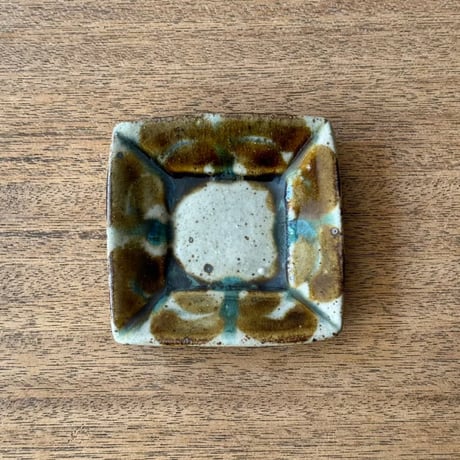 キマノ陶器　角皿（ミニ） キ23C（約9×9cm)