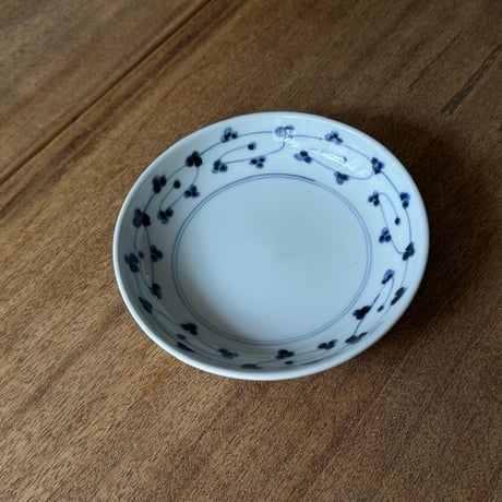 砥部焼 中田窯　5寸丸皿 N2 (直径約15.5cm)