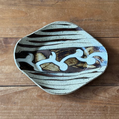 柳瀬俊一郎　  木瓜皿 ライン・捻り・茶 30B1（約19×14.5cm)