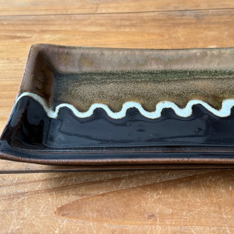 村澤陶苑　飴釉掛分糠流角皿 A（約21×12.5cm）