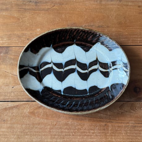 柳瀬俊一郎　波縁皿 3ライン・波・黒 23A2（約19.5×15cm)