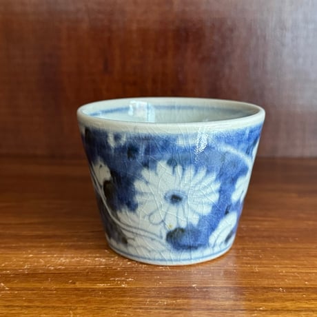 皐月窯　そば猪口 草花文白抜き さ10C
