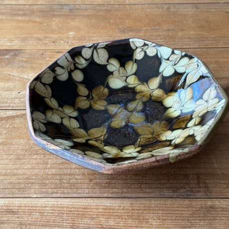 柳瀬俊一郎　八角鉢 菱 27A1（直径約17cm)