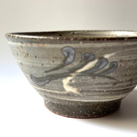 三名窯 松形恭知　鉄絵刷毛目飯盌 H
