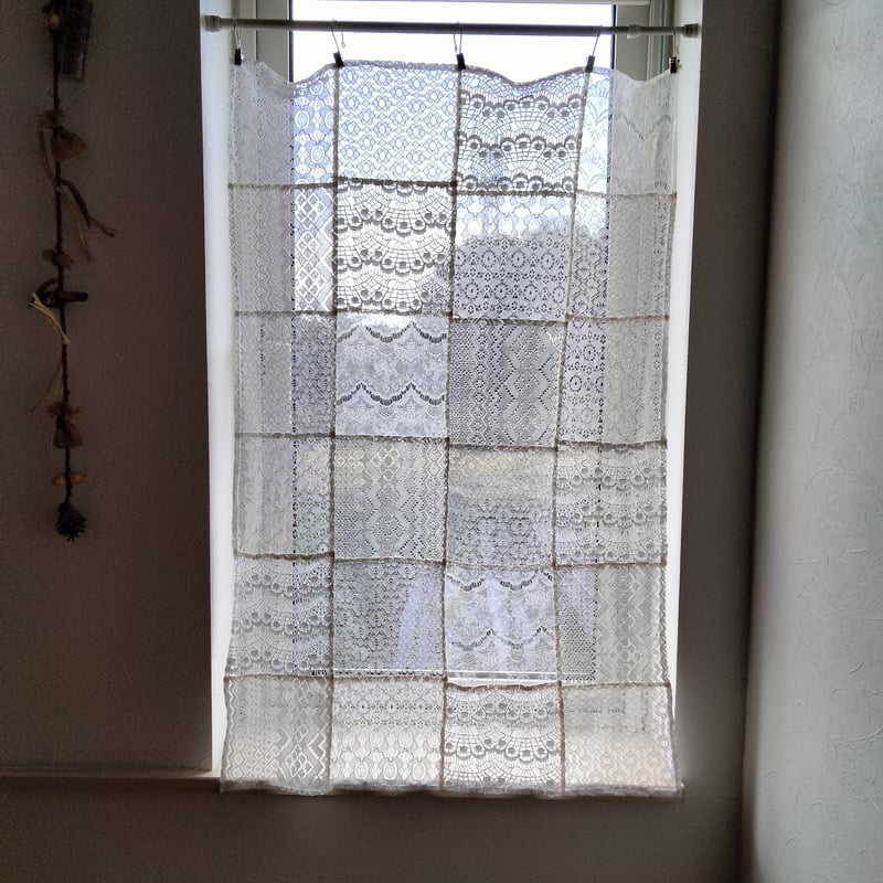 ♥透け感たっぷり♥ラッセルレースのパッチワークカーテン