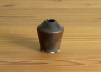 小さな花瓶　つぼみ　鉄黒