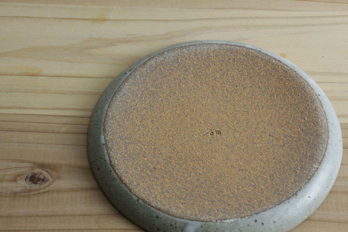 時代　蒔絵　図変わり皿19枚　幅約16㎝　蓋無木箱付　東①さ5-0325③ 時代 蒔絵 図変わり皿19枚 幅約16㎝ 蓋無木箱付 東①さ5-0325③