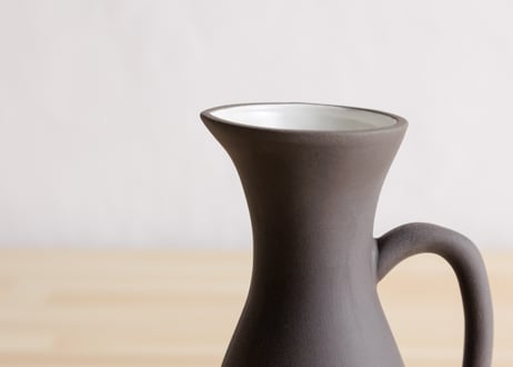 ピッチャーベース　白