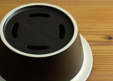 陶の炭火コンロ　丸　黒