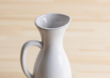 ピッチャーベース　白