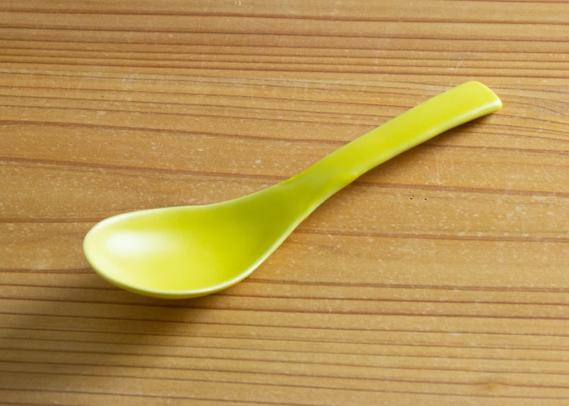 黄金の白鳥 スプーンなどをたてるものです。 陶のスプーン 白/黒/黄/グレー | かもしか百貨店 オンラインストア