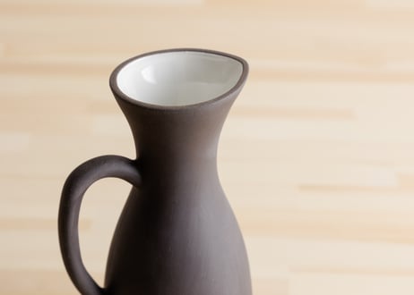 ピッチャーベース　白